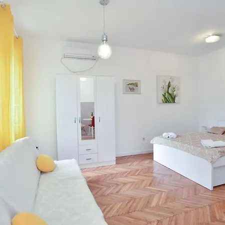 Apartment Stari Grad Budva